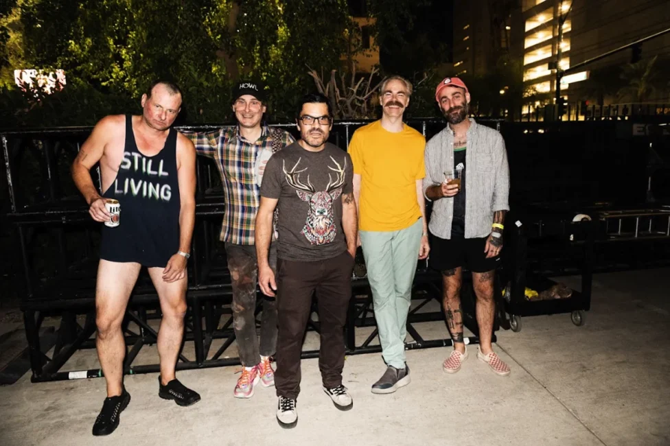 Vans e Balaclava Records anunciam parceria