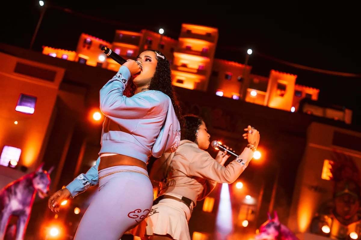 Segunda edição do The Town começa repleta de música urbana e show histórico de Travis Scott com 100 mil pessoas na plateia